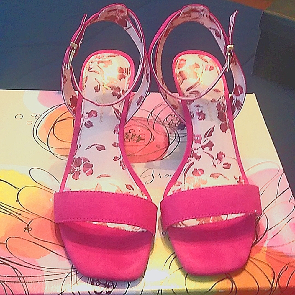 Size 6.5 fuchsia ankle strap shoes.